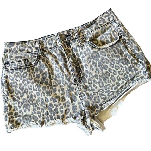 Leopard Print Denim Shorts - Size 11 - Picture 1 of 6